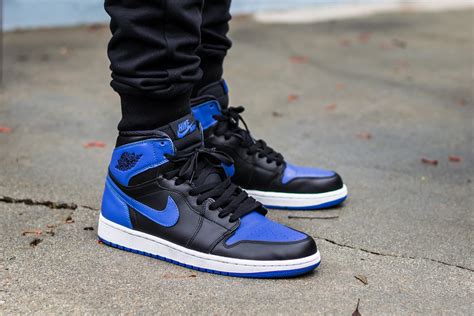 air jordan 1 royal on feet